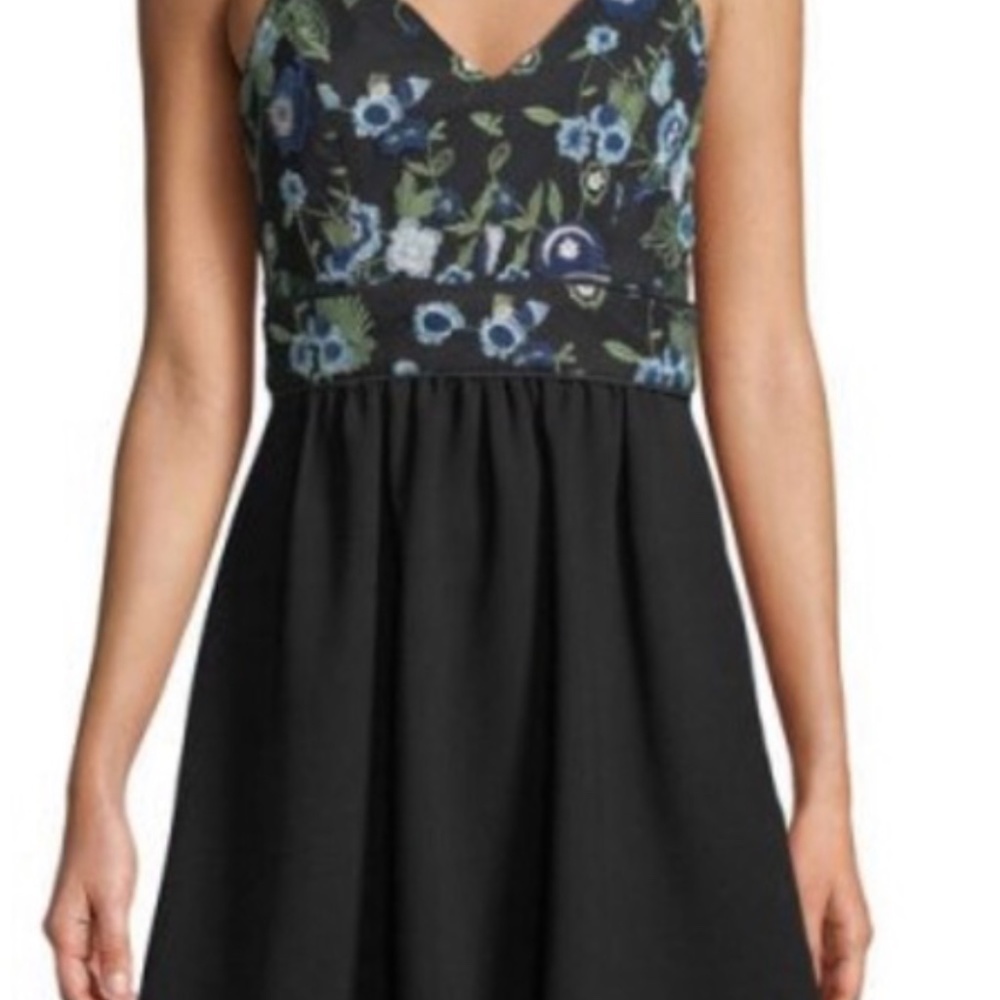 BCBGeneration embroidered Sleeveless bodice fit & flare skirt SZ 10